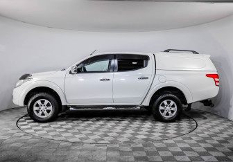 Подержанный автомобиль Mitsubishi L200 2015 года (8 фото)