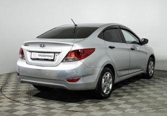 Подержанный автомобиль Hyundai Solaris Sedan 2012 года (5 фото)