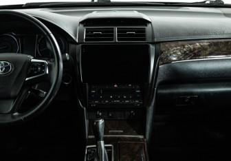 Подержанный автомобиль Toyota Camry Sedan 2018 года (14 фото)