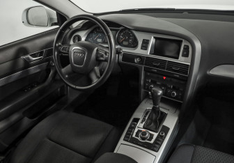 Подержанный автомобиль Audi A6 Sedan 2009 года (9 фото)