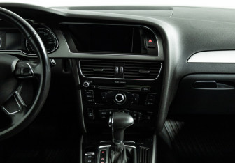 Подержанный автомобиль Audi A4 Sedan 2013 года (14 фото)