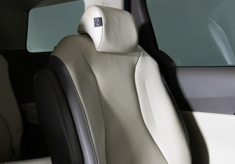 Подержанный автомобиль Kia Carnival 2020 года (19 фото)