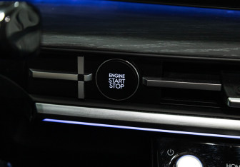 Подержанный автомобиль Hyundai Santa Fe 2024 года (17 фото)