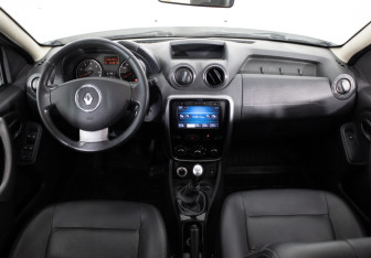 Подержанный автомобиль Renault Duster 2013 года (9 фото)