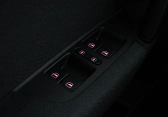 Подержанный автомобиль Volkswagen Touareg 2012 года (18 фото)