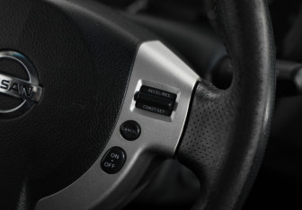 Подержанный автомобиль Nissan X-Trail 2008 года (11 фото)