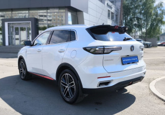 Подержанный автомобиль Changan UNI-S 2024 года (6 фото)