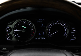 Подержанный автомобиль Toyota Land Cruiser Suv 2018 года (36 фото)