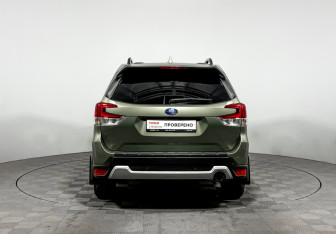 Подержанный автомобиль Subaru Forester Suv 2019 года (6 фото)