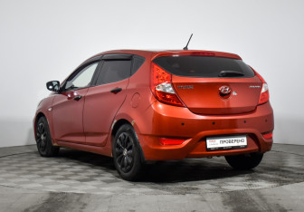 Подержанный автомобиль Hyundai Solaris Hatchback 2012 года (7 фото)