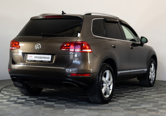 Подержанный автомобиль Volkswagen Touareg 2012 года (5 фото)