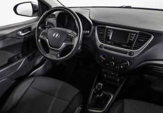 Подержанный автомобиль Hyundai Solaris Sedan 2018 года (8 фото)