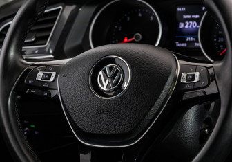 Подержанный автомобиль Volkswagen Tiguan 2017 года (11 фото)