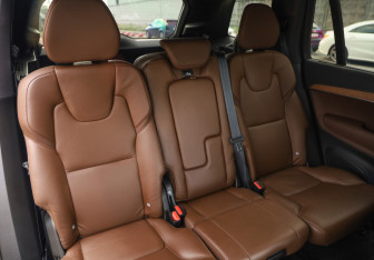 Подержанный автомобиль Volvo XC90 2021 года (30 фото)