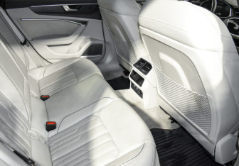 Подержанный автомобиль Audi A7 2018 года (18 фото)
