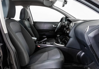 Подержанный автомобиль Nissan Qashqai 2010 года (14 фото)