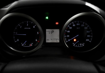 Подержанный автомобиль Toyota Land Cruiser Prado 2011 года (18 фото)