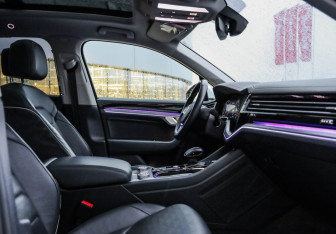 Подержанный автомобиль Volkswagen Touareg 2021 года (30 фото)