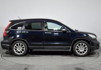 Подержанный автомобиль Honda CR-V 2007 года (4 фото)