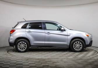 Подержанный автомобиль Mitsubishi ASX 2012 года (4 фото)