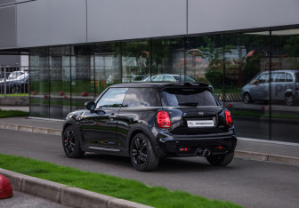 Подержанный автомобиль MINI Hatch 2020 года (8 фото)