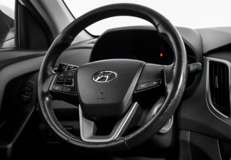 Подержанный автомобиль Hyundai Creta 2018 года (16 фото)