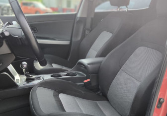 Подержанный автомобиль Kia Ceed Hatchback 2017 года (14 фото)