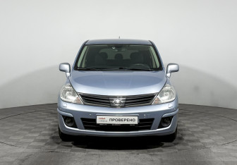 Подержанный автомобиль Nissan Tiida Hatchback 2011 года (2 фото)