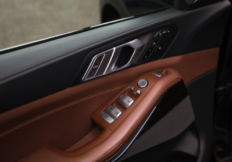 Подержанный автомобиль BMW X7 2020 года (30 фото)