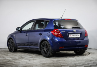 Подержанный автомобиль Kia Ceed Hatchback 2009 года (7 фото)