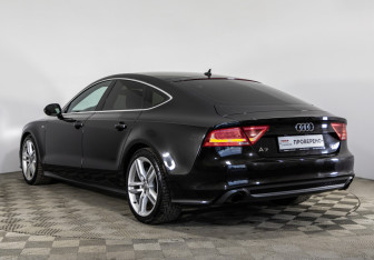 Подержанный автомобиль Audi A7 2012 года (7 фото)