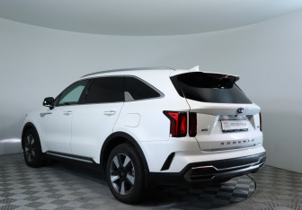 Подержанный автомобиль Kia Sorento 2020 года (8 фото)