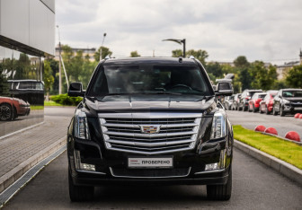 Подержанный автомобиль Cadillac Escalade Suv 2016 года (4 фото)