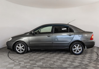 Подержанный автомобиль Toyota Corolla Sedan 2006 года (8 фото)