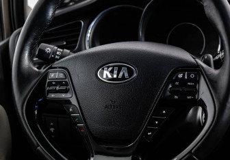 Подержанный автомобиль Kia Ceed Hatchback 2014 года (11 фото)