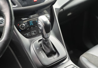 Подержанный автомобиль Ford Kuga 2013 года (19 фото)