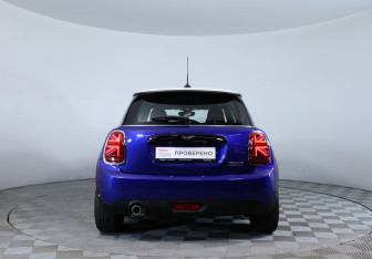 Подержанный автомобиль MINI Hatch 2019 года (6 фото)
