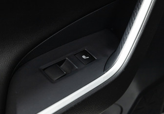 Подержанный автомобиль Toyota RAV4 2021 года (23 фото)