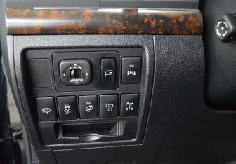 Подержанный автомобиль Toyota Land Cruiser Suv 2012 года (14 фото)