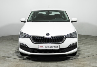 Подержанный автомобиль Skoda Rapid Liftback 2022 года (2 фото)