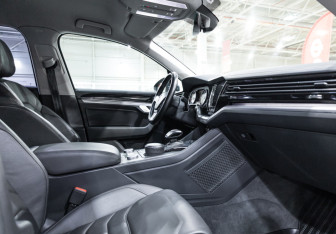 Подержанный автомобиль Volkswagen Touareg 2019 года (24 фото)