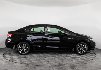 Подержанный автомобиль Honda Civic Sedan 2014 года (4 фото)