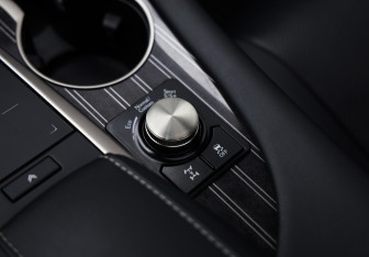 Подержанный автомобиль Lexus RX 2021 года (22 фото)