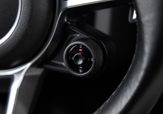 Подержанный автомобиль Porsche Macan 2019 года (12 фото)