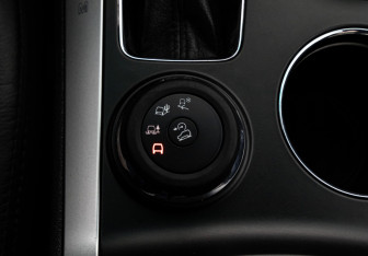 Подержанный автомобиль Ford Explorer 2013 года (17 фото)