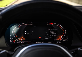 Подержанный автомобиль BMW X6 2020 года (18 фото)