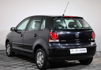 Подержанный автомобиль Volkswagen Polo Hatchback 2006 года (6 фото)