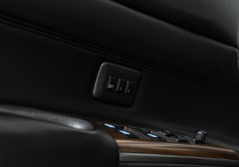 Подержанный автомобиль Nissan Teana 2010 года (17 фото)