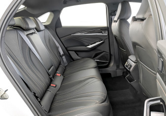 Новый Geely Preface 2026 (12 фото)