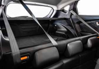 Подержанный автомобиль Hyundai ix35 2012 года (17 фото)